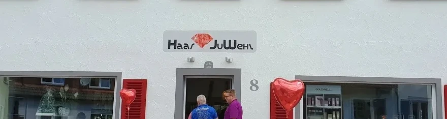 Der Eingang von Haar JuWehl in der Alten Straße 8 in Horb-Dettingen